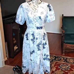 Dolce Viva Collection Floral Blue and White Dress Medium